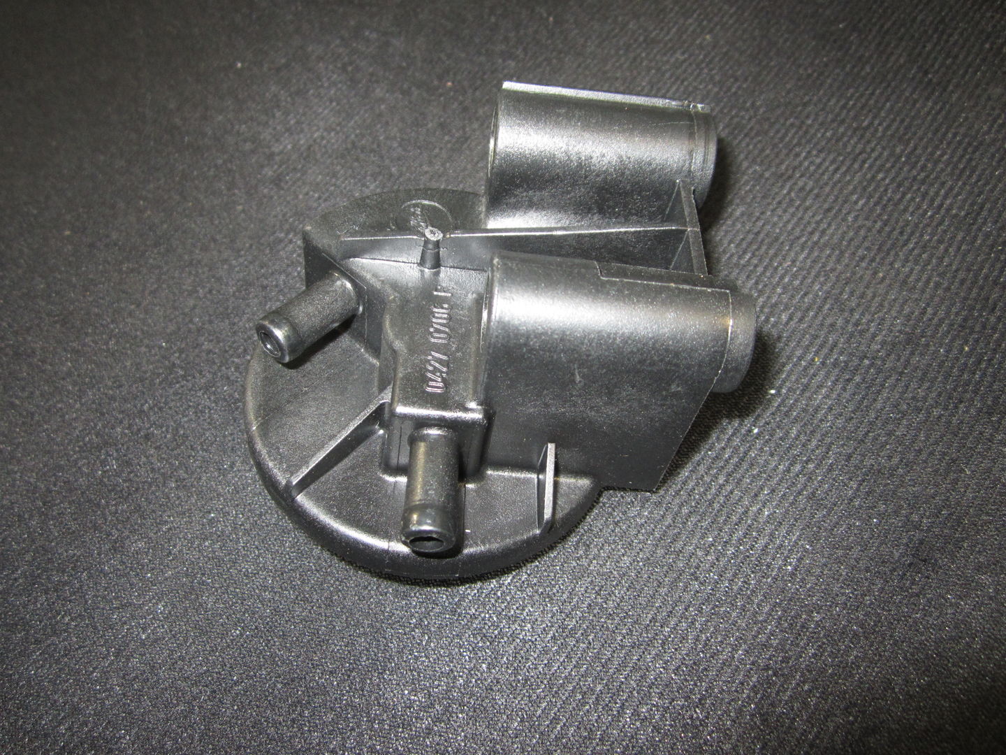 70001423 | BRACKET, FUEL FILTER