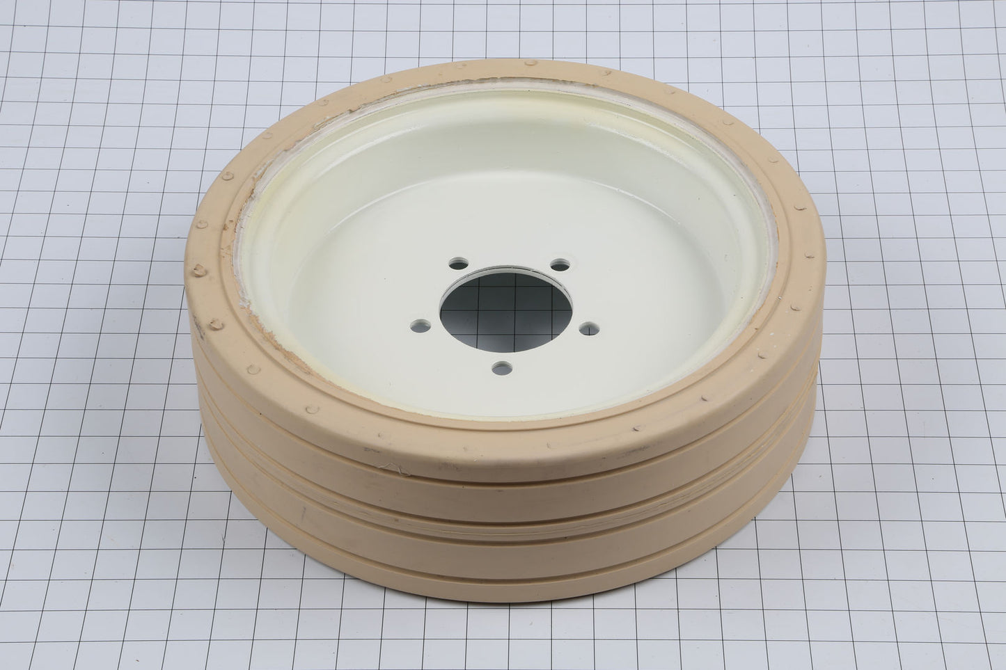 IP-59758 | 16" x 5" Non-Marking Tire and Wheel Assembly to fit Skyjack Machines