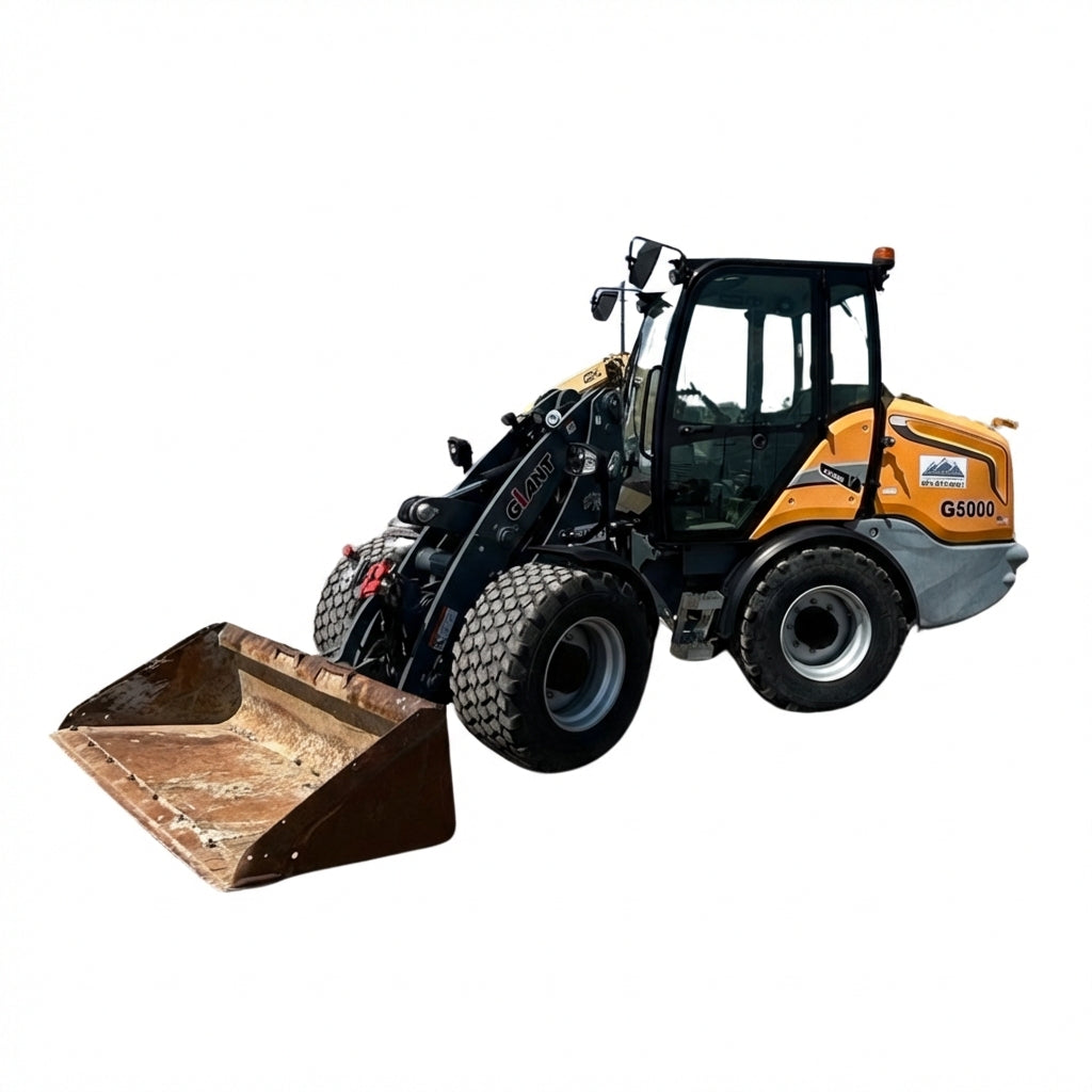 GIANT G5000 Compact Wheel Loader (10,000 lb)