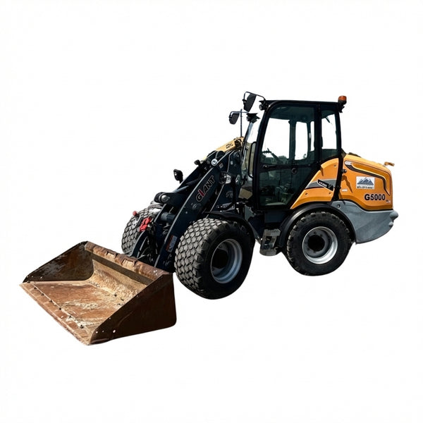 GIANT G5000 Compact Wheel Loader (10,000 lb)