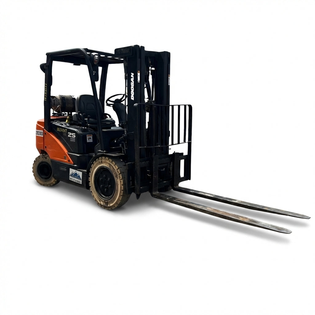 5,000 lb Warehouse Forklift (LPG/Gas)